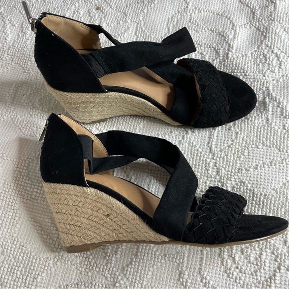 Torrid Size 7 midi wedge NWT Sandle shoes - Picture 2 of 5